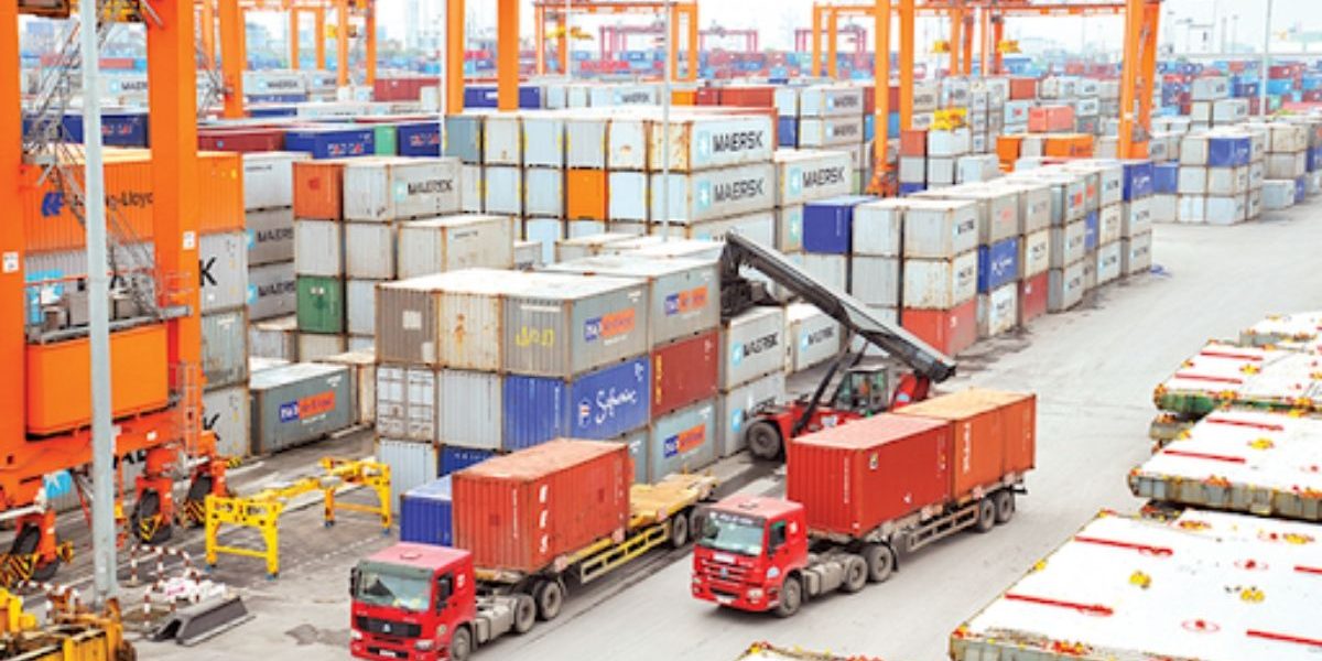 Các quy định về an toàn vận chuyển hàng hoá nguy hiểm theo nghị định 34/2024/NĐ-CP